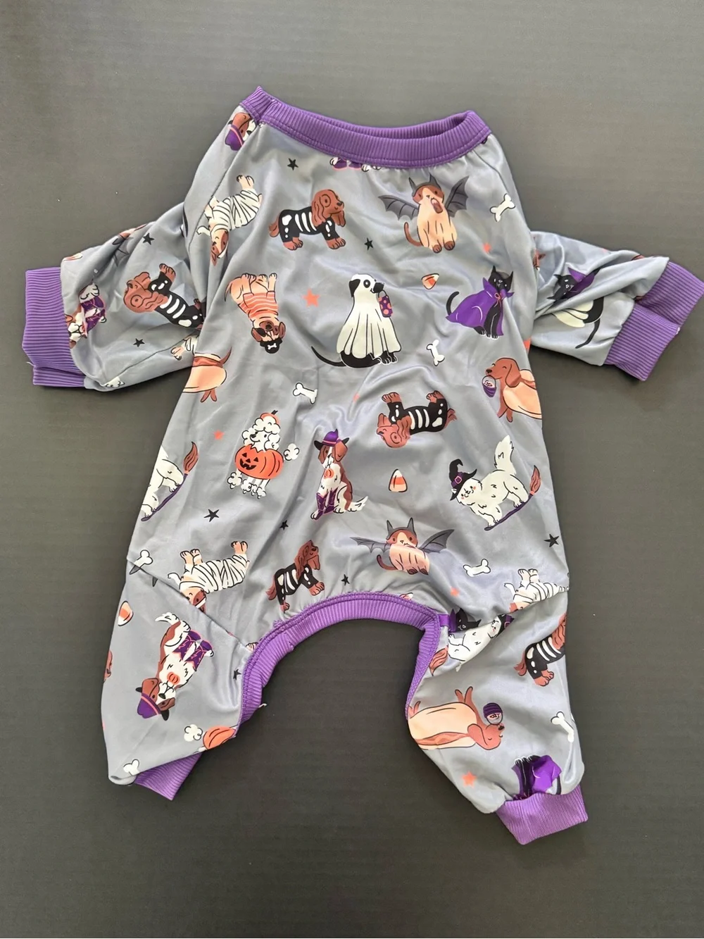 BN sz M dog pajama/costume Halloween Gray and Purple Pumpkin